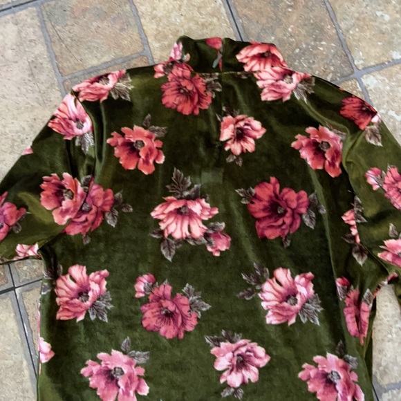 Crop top - Picture 3 of 4